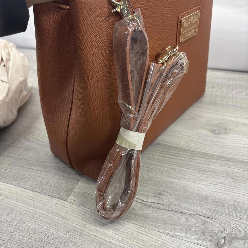 Loungefly Harry Potter Cognac Wand Handbag Exclusive - Picture 8 of 15